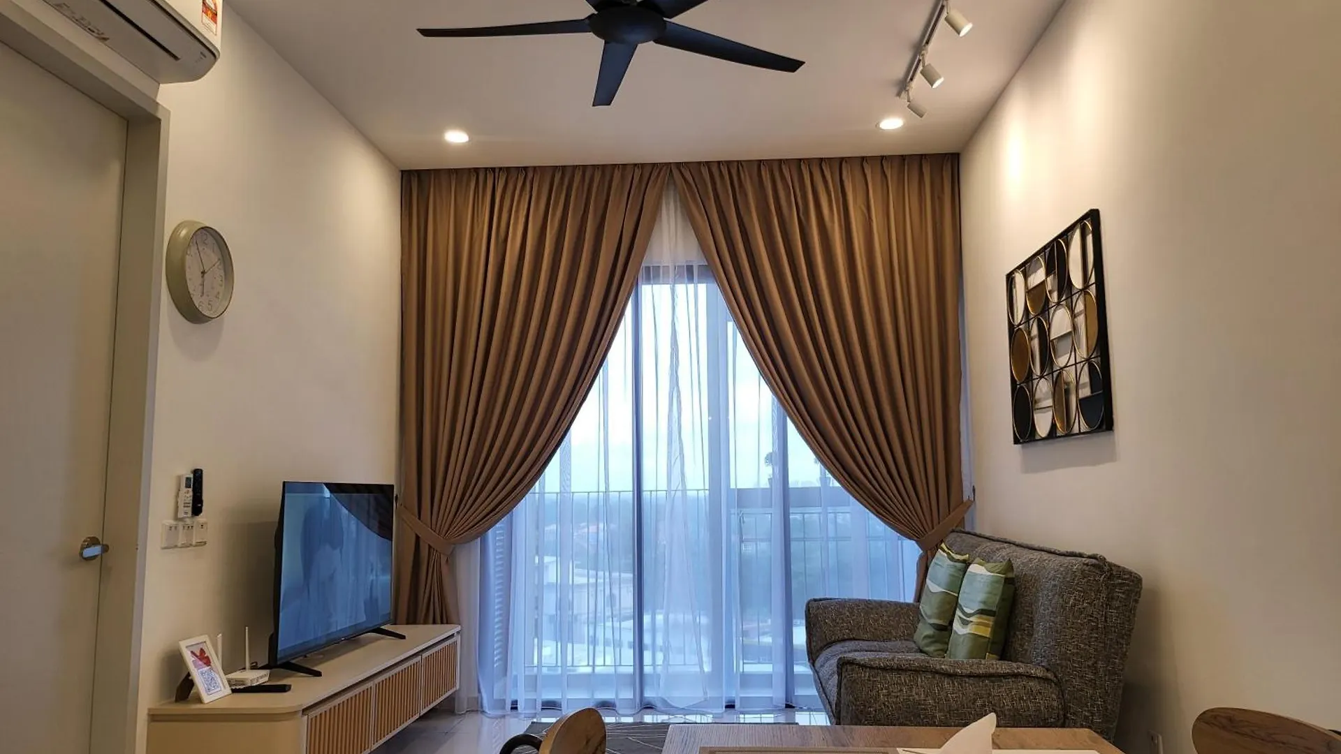 Sky Trees At Aeon Bukit Indah With Netflix And Wifi Appartement Johor Bahru Maleisië